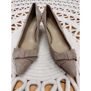 Ann Taylor Suede Kitten Heel Sz 10M